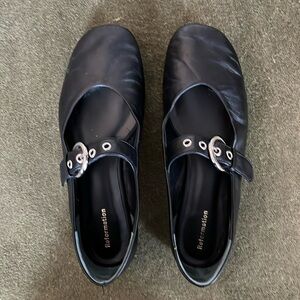 Reformation Bethany Black leather ballet flats Size 6